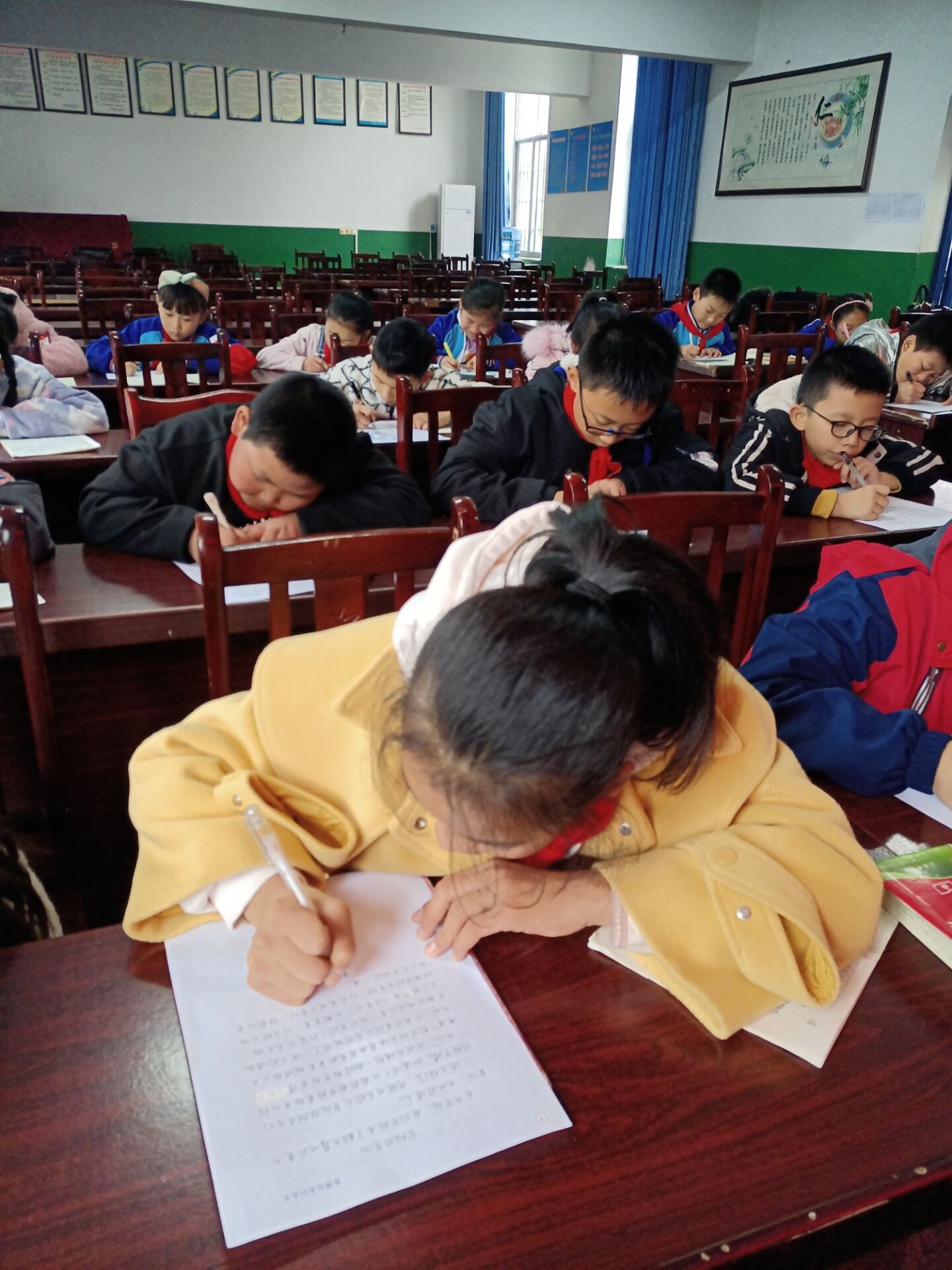 纳溪区天仙镇中心小学举行《我的校园变了》作文竞赛(图3) 纳溪区天仙镇中心小学举行《我的校园变了》作文竞赛(图3)
