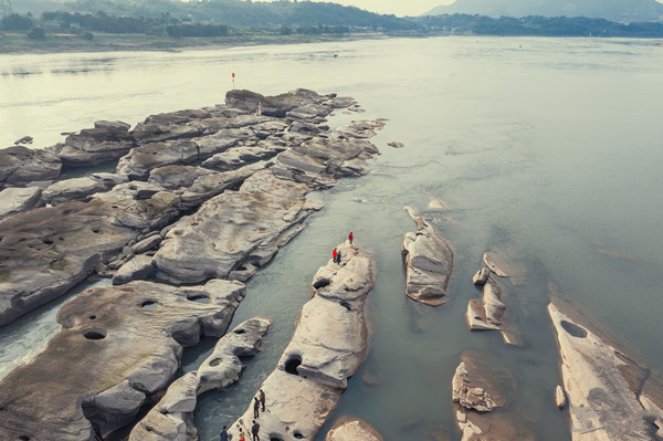 初旭:长江玉佩邻玉场(图2) src=http___images1.binzhouw.com_SY52YHKiTk.jpg_x-oss-process=style_bzwwatermark&refer=http___images1.binzhouw.jpg