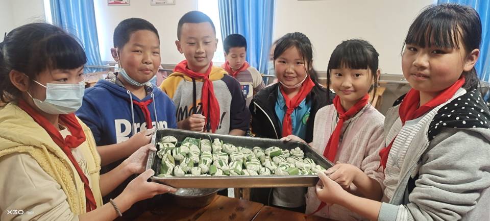 纳溪区天仙镇中心小学开展弘扬传统文化活动(图2) 2.jpg