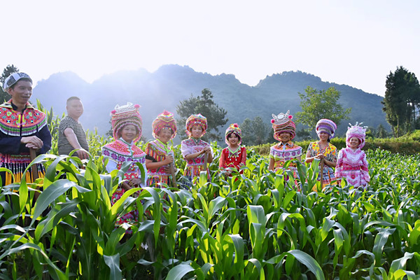古蔺:丹桂镇桂阳村红高粱铺就民族致富路(图1) 1016d4a9d5ffb36be0d5c396fe7618c.jpg