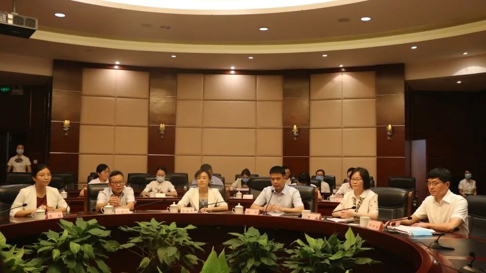 龙驰集团收购江北学校淡思校区签约仪式举行(图2) 微信图片_20220630201656.jpg