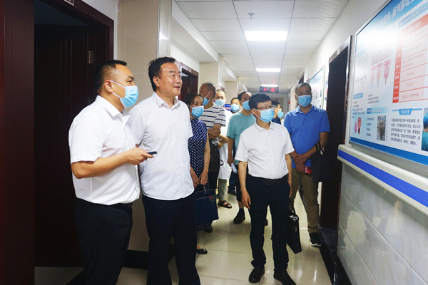 泸州市新联会开展“会员风采月”活动(图2) 电切术.jpg