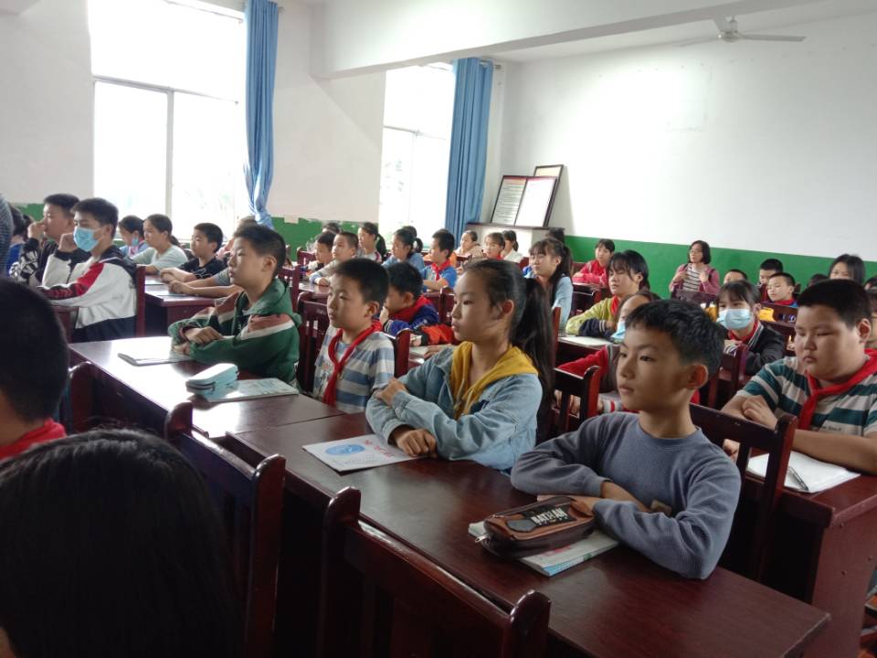 法制副校长讲法制,助力法治校园建设(图2) 2.jpg