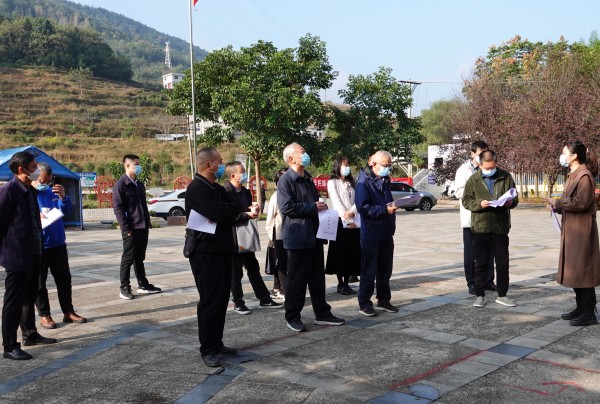 泸州市关工委加强法治关爱工作调研 (图3) 02_副本.jpg