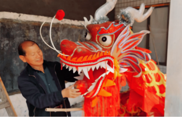 全国劳模袁志成 心系古蔺当“馆痴”(图5) 微信图片_20221103171905_副本.png