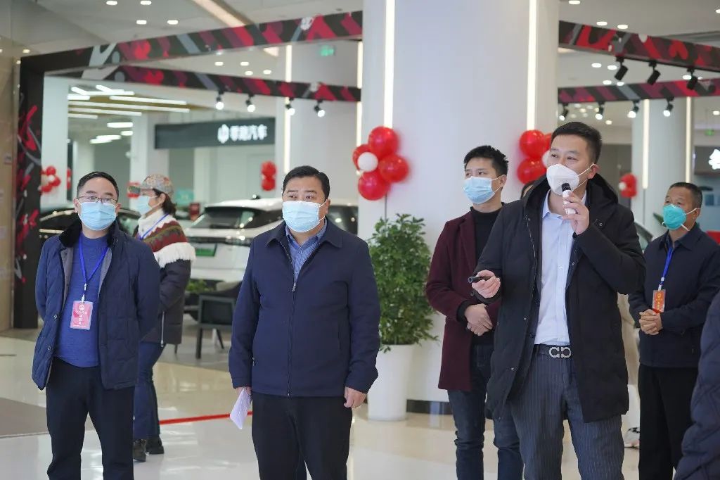江阳区华阳街道“两委”考察团调研川南新能源汽车城(图1) 微信图片_20221223161750.jpg