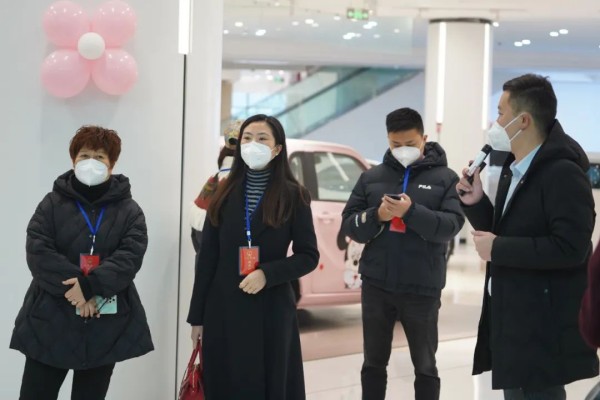 江阳区华阳街道“两委”考察团调研川南新能源汽车城(图2) 微信图片_20221223161800.jpg