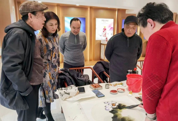 泸州书画大咖云集贵州茅台酱香系列酒体验中心贺冬至(图4) 微信图片_20231224112906.jpg