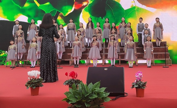 泸州纳溪逸夫小学举行“散学典礼”暨“书香童年”颁奖盛典(图3) 3_副本.jpg