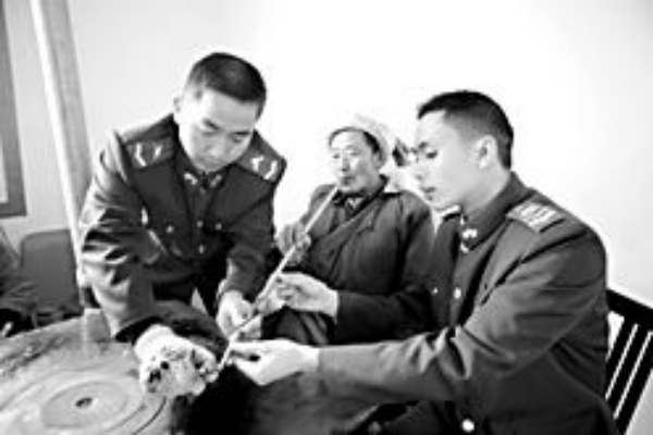 乌蒙山麓大古蔺 “拥军背篓”代代传(图3) f745e56125289506547c9df1e93b42b2_副本.jpg