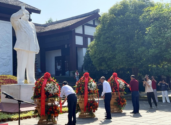 中国电信四川公司干部研学班(第二期)仪陇开班 朱德元帅外孙刘武首讲(图3) 微信图片_20240507154538_副本.jpg