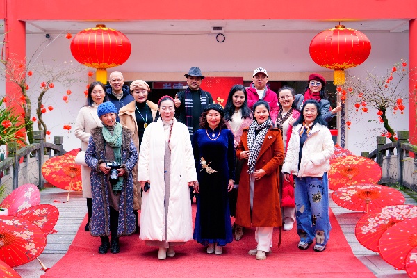 泸州市文化遗产保护协会举行第五届“三八”非遗巾帼联谊活动(图3) 微信图片_20250310095308.jpg