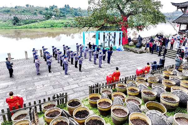 合江先市酱油2025春曲盛大启幕 传承百年古法酿造(图5) 776a848e6be4b2dd6675479d0fd3b79.jpg