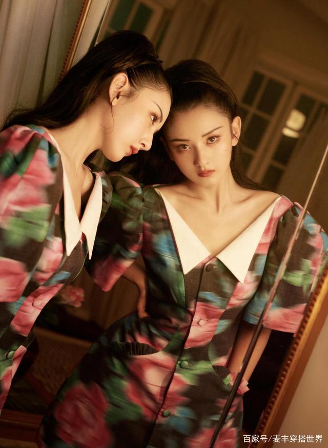 宋祖儿满满八十年代港风,印花亮色个性大胆(图4) 宋祖儿满满八十年代港风,印花亮色个性大胆(图4)