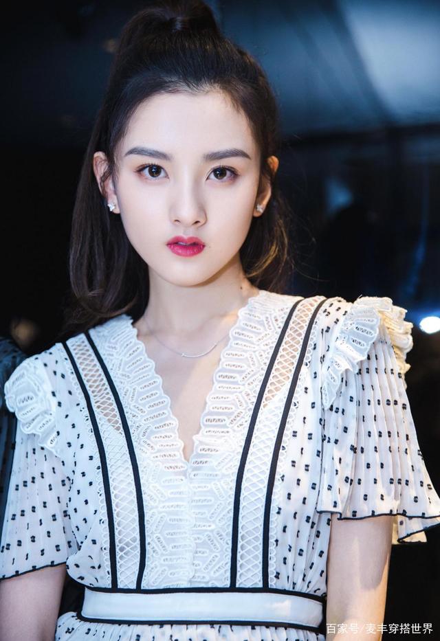 宋祖儿满满八十年代港风,印花亮色个性大胆(图5) 宋祖儿满满八十年代港风,印花亮色个性大胆(图5)