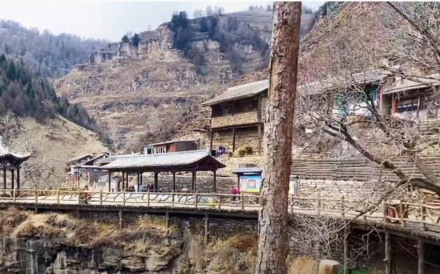 山西大山里藏着一座悬空村,600年矗立在悬崖上(图6) 山西大山里藏着一座悬空村,600年矗立在悬崖上(图6)