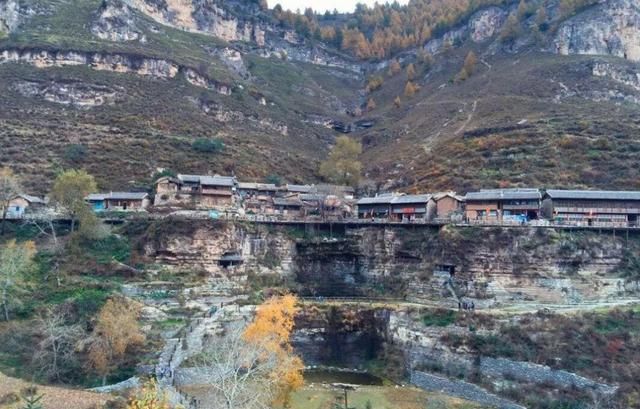 山西大山里藏着一座悬空村,600年矗立在悬崖上(图2) 山西大山里藏着一座悬空村,600年矗立在悬崖上(图2)