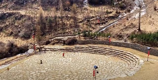 山西大山里藏着一座悬空村,600年矗立在悬崖上(图3) 山西大山里藏着一座悬空村,600年矗立在悬崖上(图3)