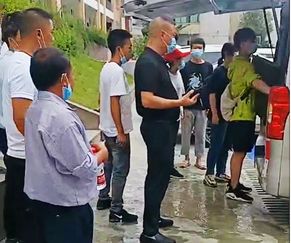 叙永县馨源棉絮加工厂不忘桑梓情 驰援丹桂镇(图2) 叙永县馨源棉絮加工厂不忘桑梓情 驰援丹桂镇(图2)