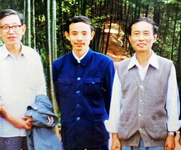 刘盛源:先生没有在诗歌界白航(图2) 刘盛源:先生没有在诗歌界白航(图2)