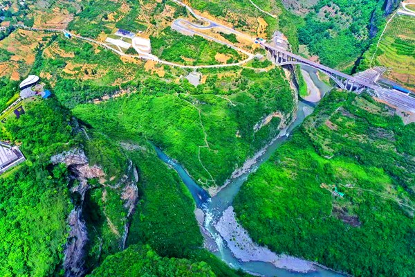 云贵川达成《遵义共识》 保护赤水河 航拍赤水河(图5) 云贵川达成《遵义共识》 保护赤水河 航拍赤水河(图5)