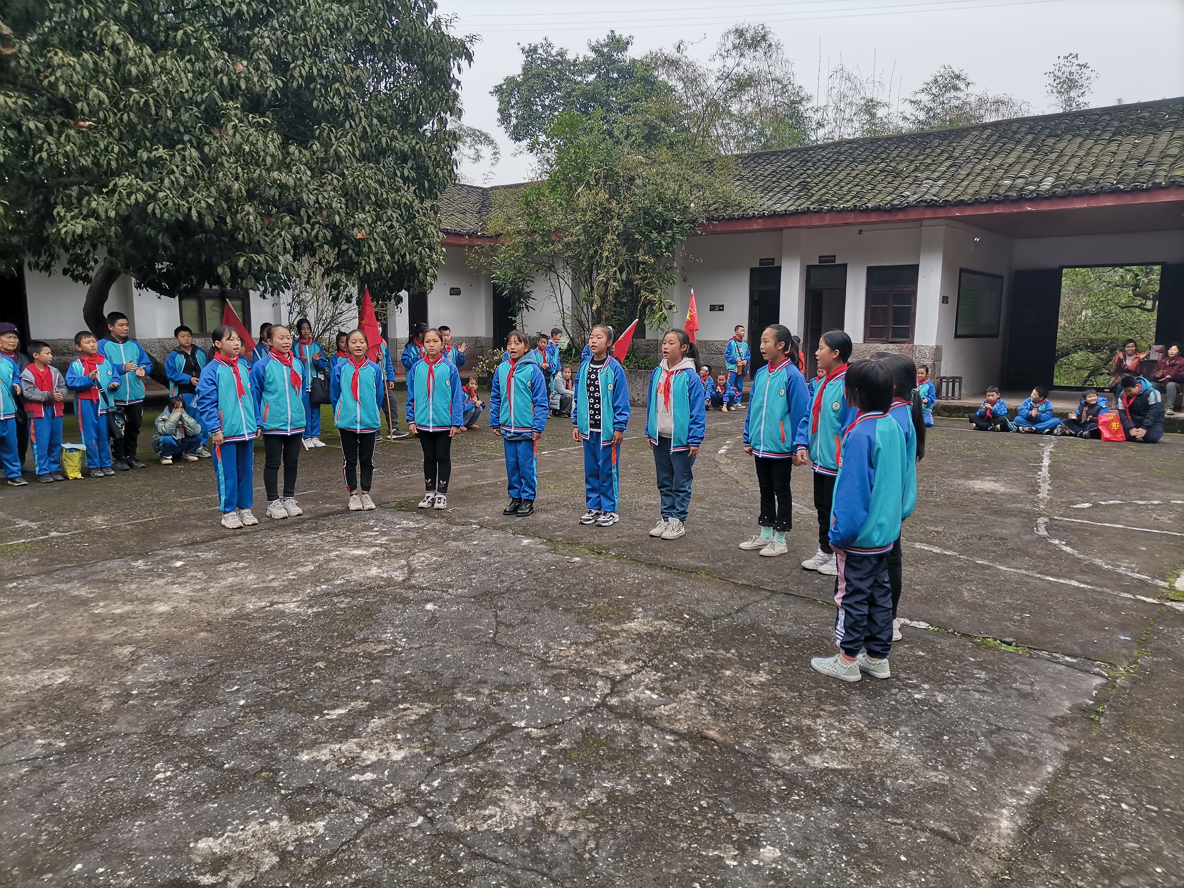 纳溪区天仙镇中心小学开展《铭记历史》研学旅行(图4)