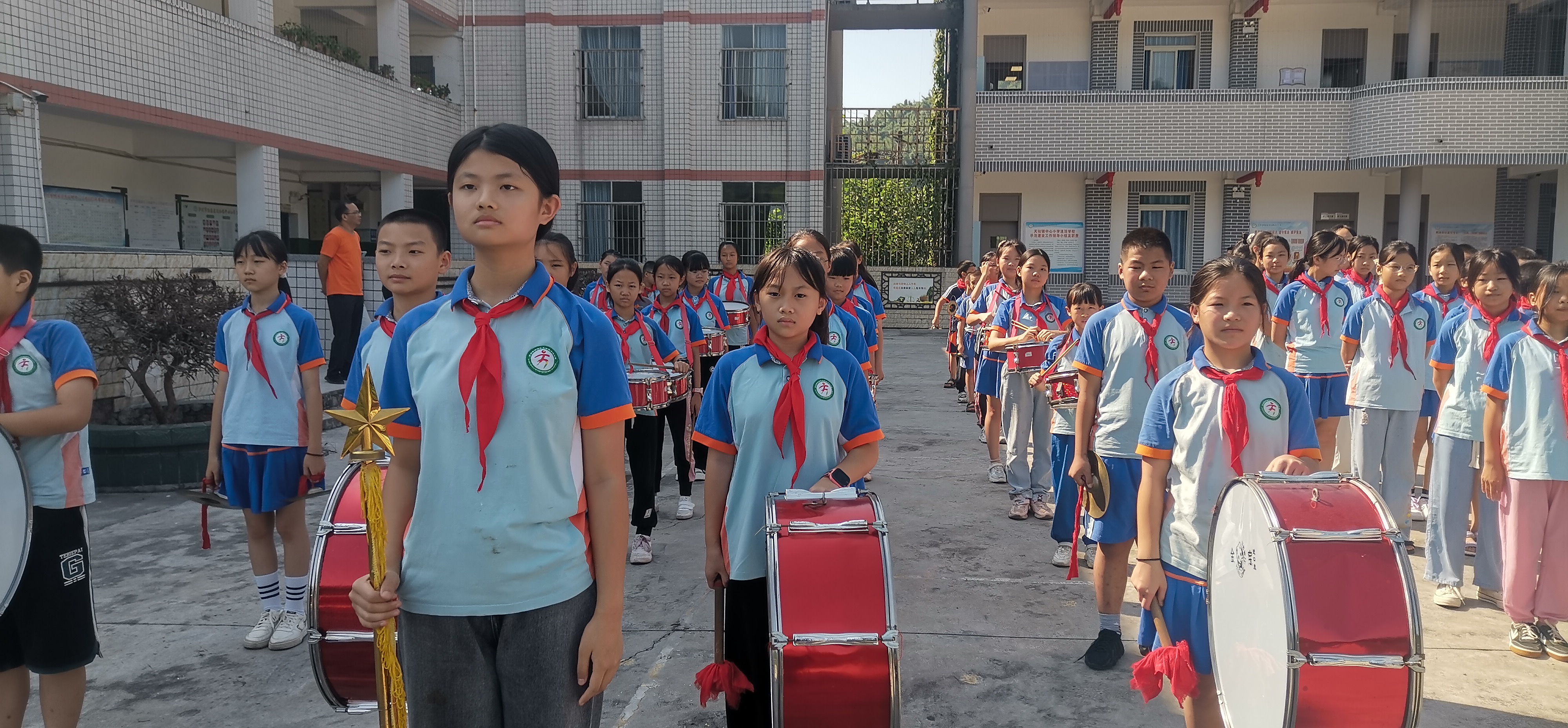 纳溪区天仙镇中心小学上好开学第一课