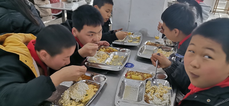 纳溪区天仙镇中心学开展“惜粮食 我行动”教育活动