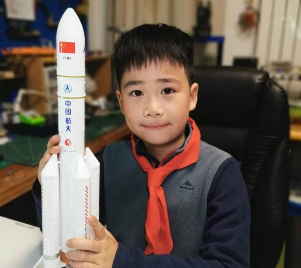 11岁男孩成功发射自制火箭 实现远程通信、数据回传等(图1) u=3780148844,226409201&fm=30&app=106&f=JPEG.jpg