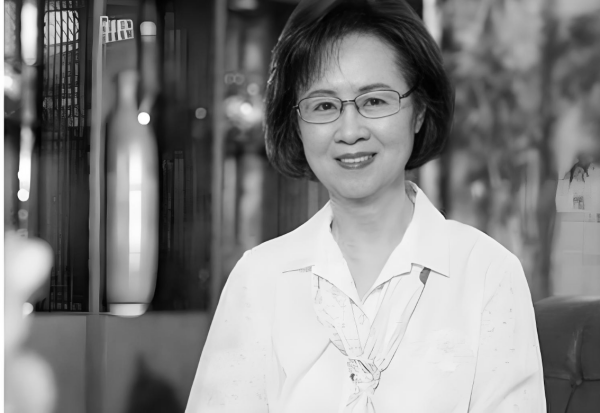 母光信：集琼瑶小说名悼琼瑶