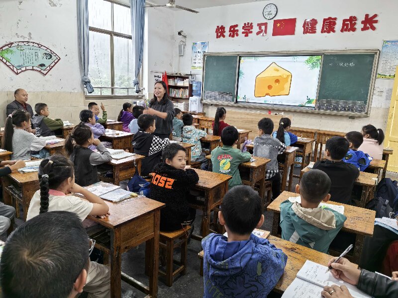 纳溪区天仙小学开展中高年级语文教学联动教研活动