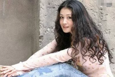 被赵本山捧红的“谢大脚”，年轻时多美？网友：不可多得的美人(图4)