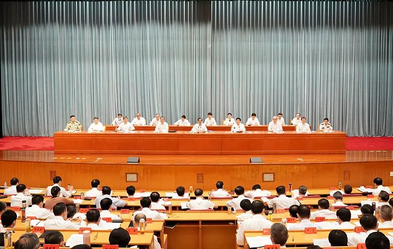 违法滥权是党和人民之祸！全国政法高层开会，透露了什么信号？