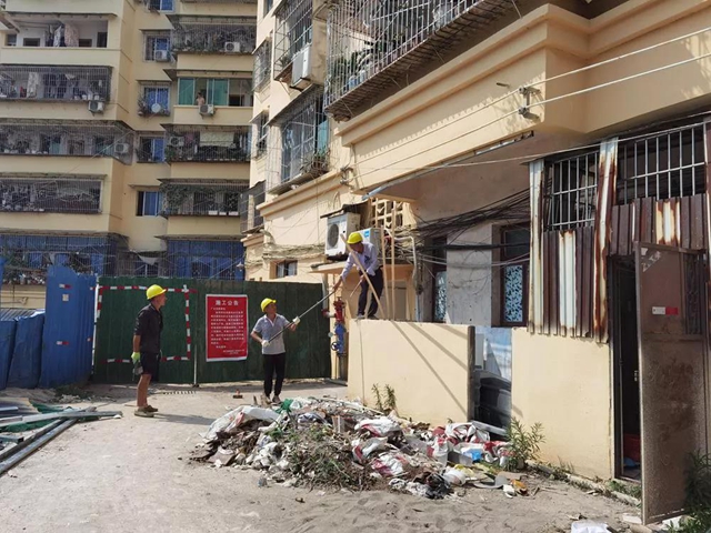 泸州鸿通•翡翠滨江在建叠墅区20余栋违建被拆除！(图2)